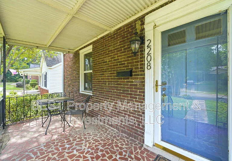 2208 Wilmore Dr — Photo 2
