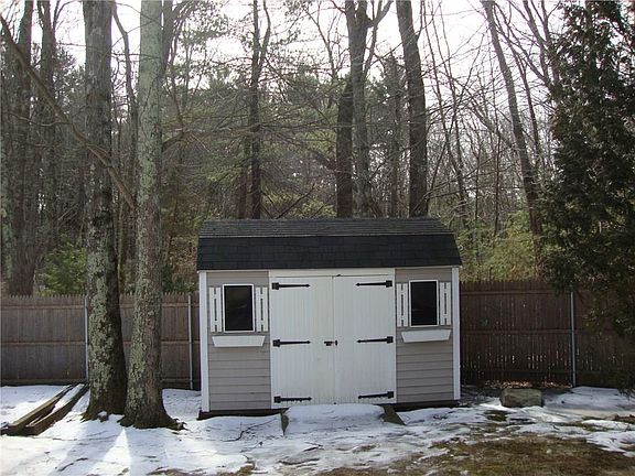 4th image of 54 Pine Hill Ave