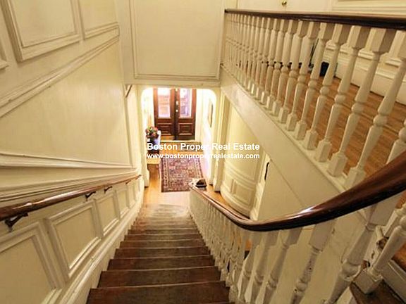 5th image of 85 Marlborough St APT 1