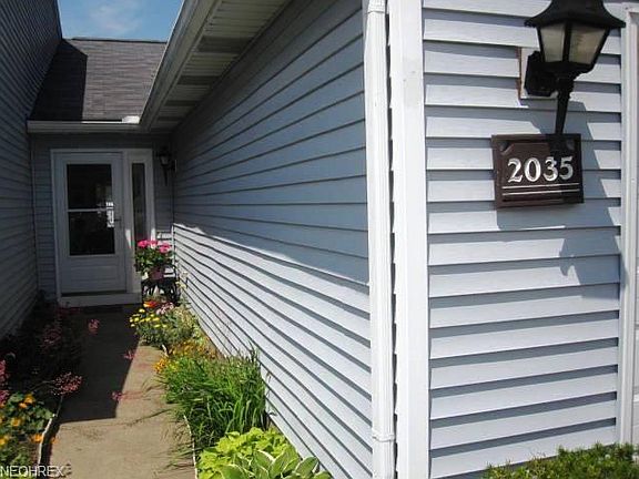3rd image of 2035 Stratford Ln