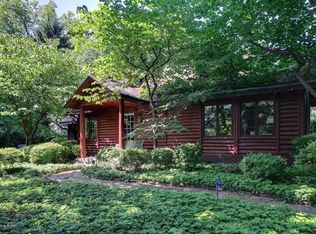 7 River Hill Rd, Indian Hills, KY 40207