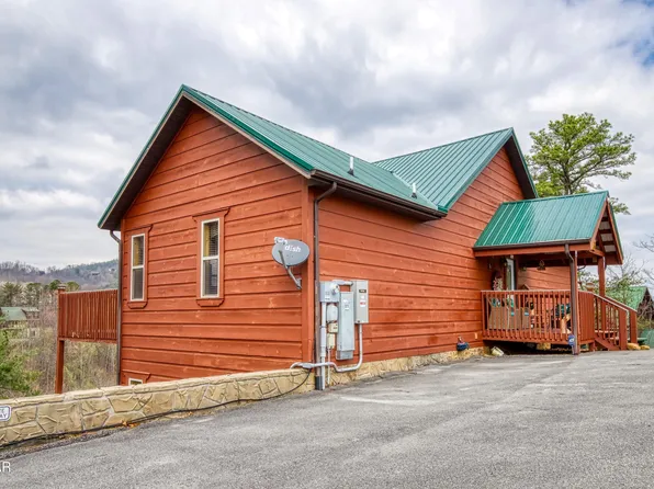 2716 Knights Ln, Sevierville, TN 37862