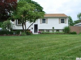 2714 Kane Ave, Medford, NY 11763