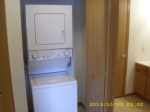2nd image of 7 Toms Dr APT 10