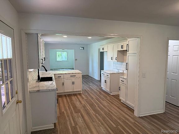 2nd image of 3515 Morton Rd