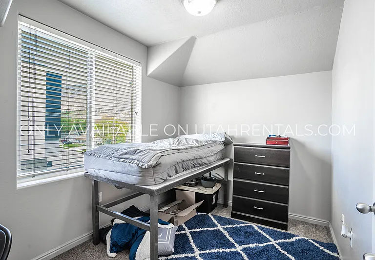 892 E 700 N #F4-1 — Photo 14