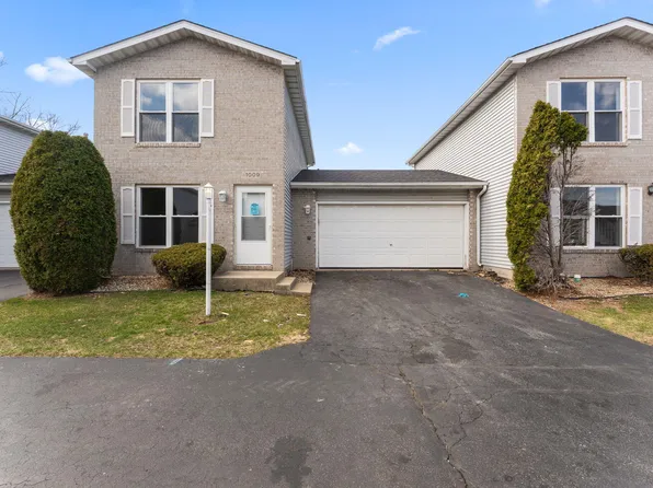 1009 Windsor Ln, Dyer, IN 46311