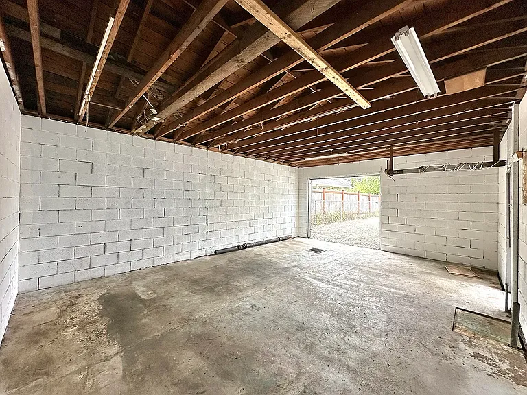 1743 SE Crawford Rd — Photo 19