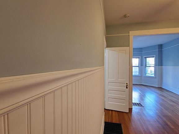 4th image of 1920 N Kimball Ave #1