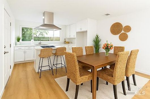 3rd image of 6041 Evelyn Avenue