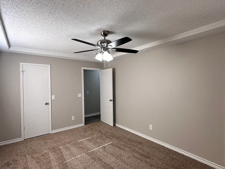 4700 Clendon Way — Photo 9