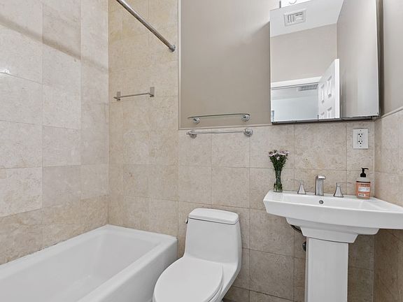 5th image of 578 Atlantic Ave APT 2A