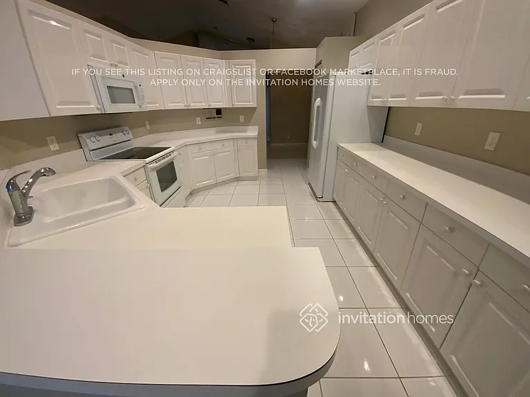 10213 Lexington Lakes Blvd N — Photo 7