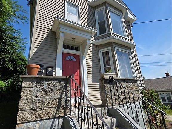 2nd image of 216 Maplewood Ave