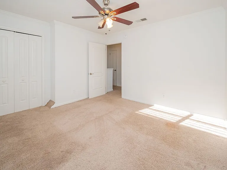 3200 Hillside Ave — Photo 34