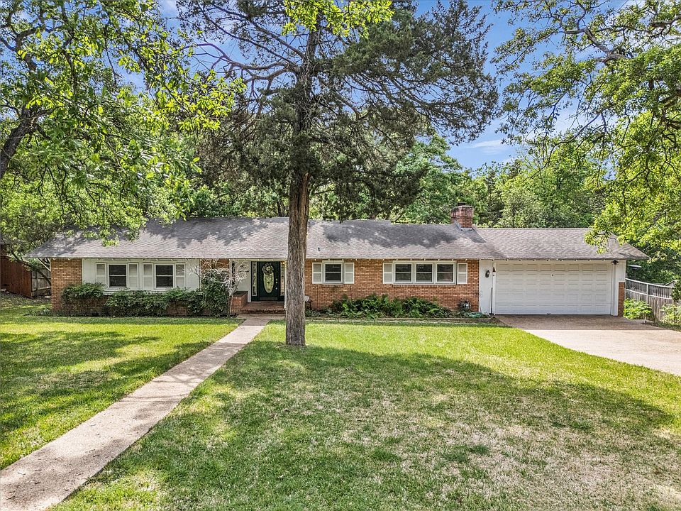 1st image of 400 Broughton Dr