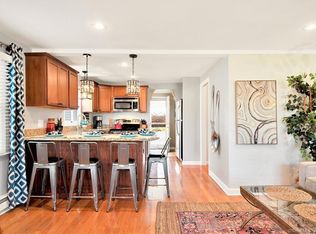 24 Maple Ave, Old Saybrook, CT 06475