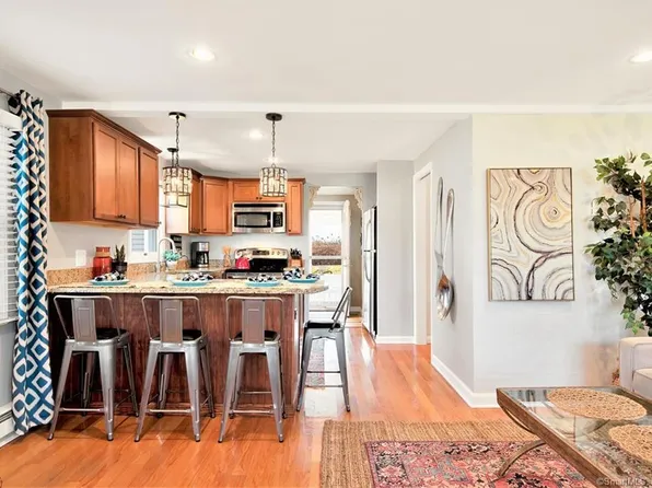 24 Maple Avenue, Old Saybrook, CT 06475