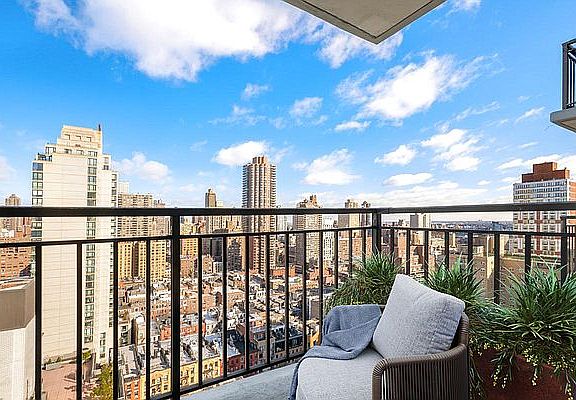 4th image of 300 E 75th St APT 19N