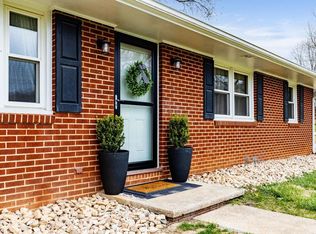 50 Twin Hill Rd, Stuarts Draft, VA 24477