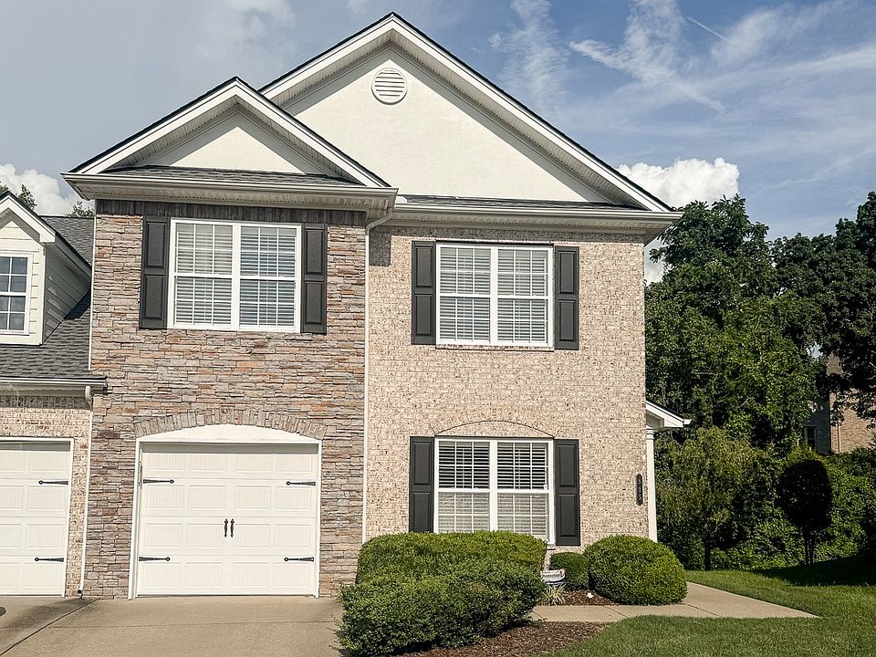 1st image of 815 Barrington Place Dr