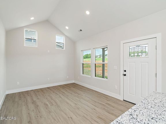 4th image of 1020 Wentford Ave