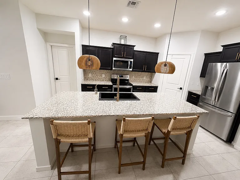 23611 W Watkins St — Photo 10