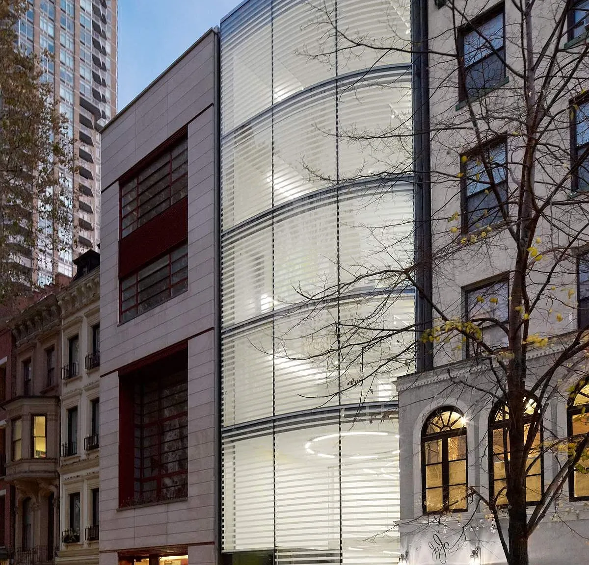 162 East 64th Street — Photo 2