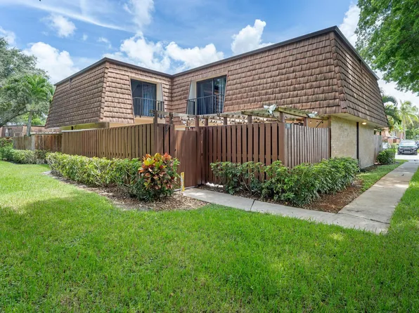 118 1st Lane, Greenacres, FL 33463