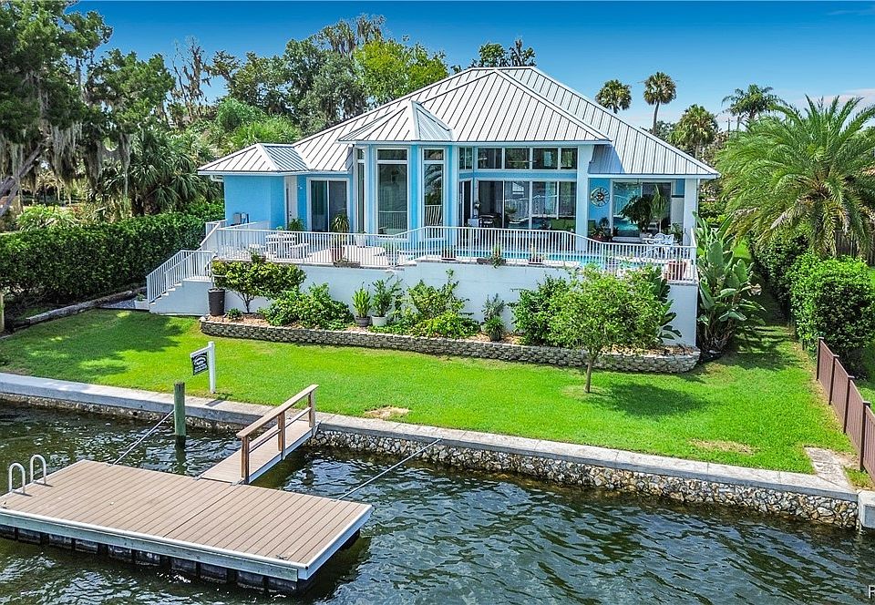 1st image of 838 SW Kings Bay Dr