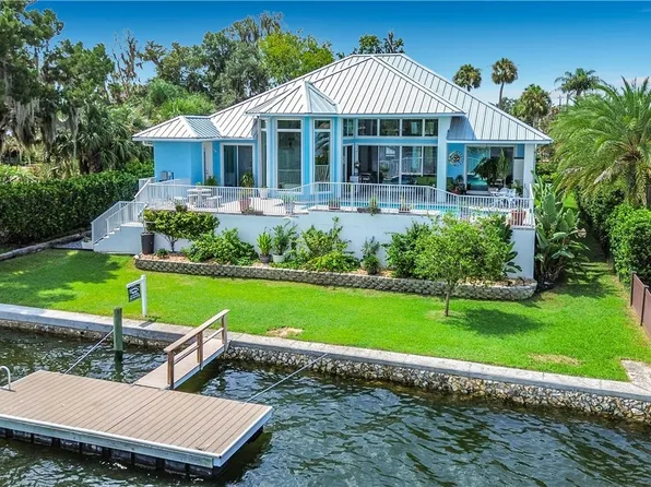 838 SW Kings Bay Dr, Crystal River, FL 34429