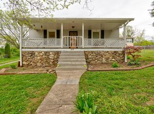 2210 Aster Rd, Knoxville, TN 37918