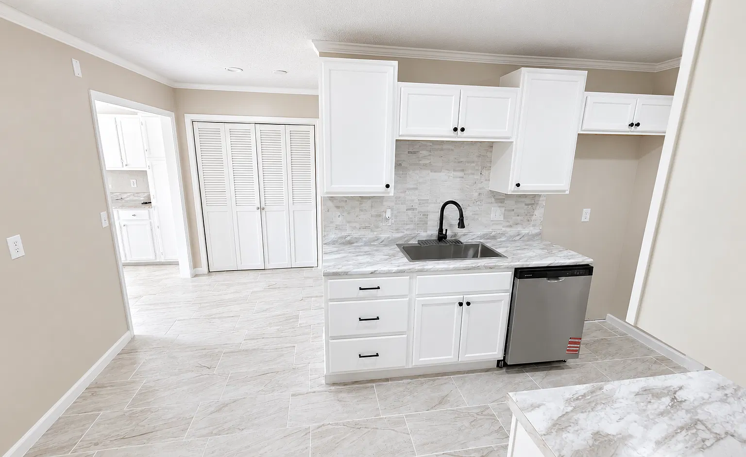 3 bed, 2464 sqft, $1,550 — Photo 4