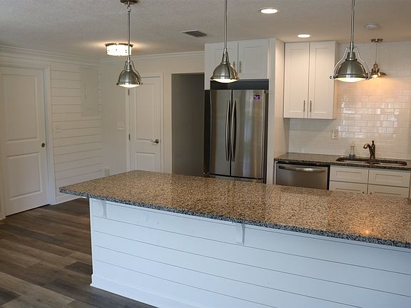 5th image of 63 Phoenetia Dr