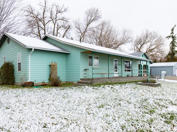 230 Hogans Aly, Dufur, OR 97021