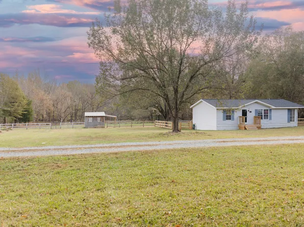 31 Dairy View Rd, Siler City, NC 27344