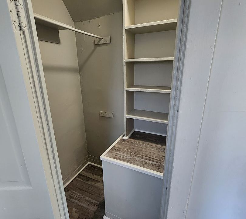 1st image of 3209 W 46th St APT 4