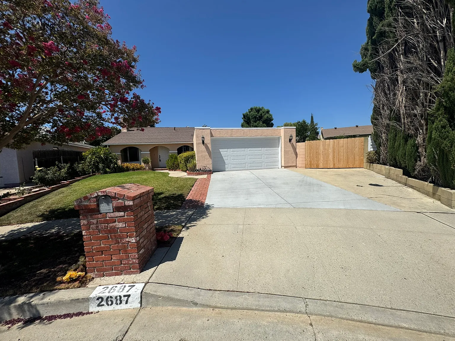 3 bed, 1310 sqft, $3,800 — Photo 3
