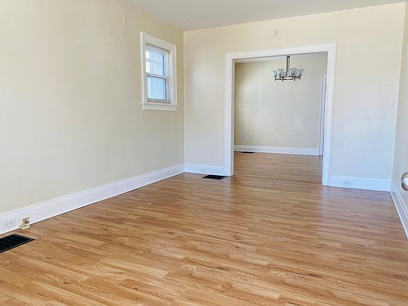 3rd image of 5419 Hunter Ave