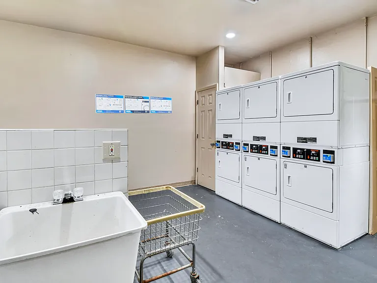 4215 E Bay Dr #1805E — Photo 35