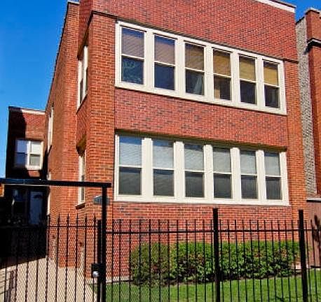2nd image of 4706 N Monticello Ave APT 1R