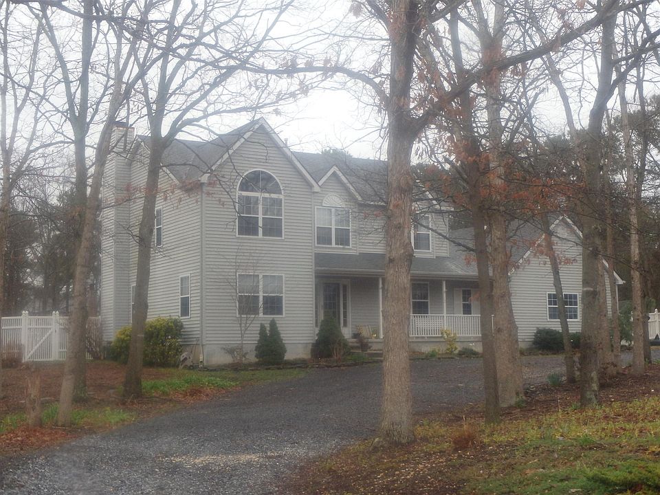 2nd image of 215 Crestview Ave