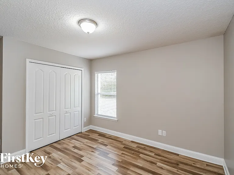 408 Spring Ridge Ct — Photo 12