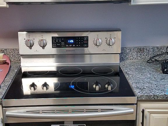 SS self cleaning and CONVECTION smooth top Range with microwave