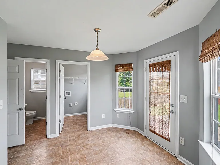 10521 Barvas St — Photo 4