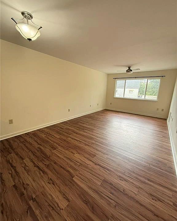 2nd image of 1203 Jamestown Rd APT A2