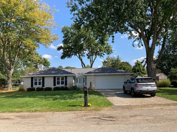 6112 Bittersweet Dr NE, Belmont, MI 49306