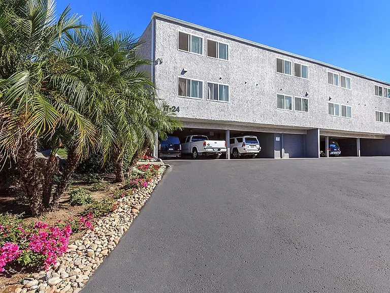 Grossmont Bluffs — Photo 12