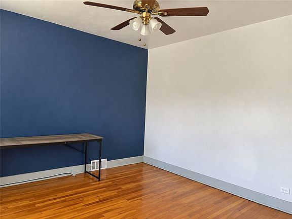 4th image of 4140 Murray Ave