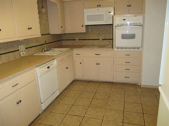 5th image of 6537 NW Columbia Ave